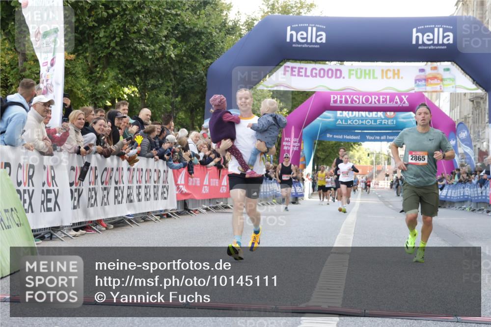 06.09.2026 - CURREX Alsterlauf Yannick Fuchs http://msf.ph/oto/10145111 06.09.2026 09:47:34 Ziel 2865, 2953, 3386, 4313, 4863, 5309, 5389, 5407, 5729, 5863, 6021 meine-sportfotos.de