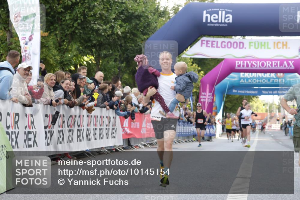 06.09.2026 - CURREX Alsterlauf Yannick Fuchs http://msf.ph/oto/10145154 06.09.2026 09:47:34 Ziel 2865, 2953, 3386, 4313, 4863, 5309, 5389, 5407, 5729, 5863, 6021 meine-sportfotos.de