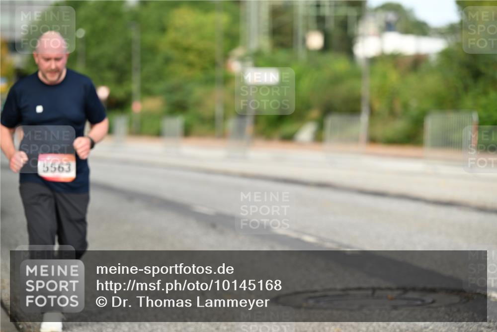 06.09.2026 - CURREX Alsterlauf Dr. Thomas Lammeyer http://msf.ph/oto/10145168 06.09.2026 10:17:51 Laufen 5563 meine-sportfotos.de