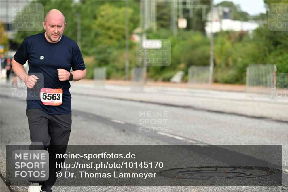 06.09.2026 - CURREX Alsterlauf Dr. Thomas Lammeyer http://msf.ph/oto/10145170 06.09.2026 10:17:51 Laufen 5563 meine-sportfotos.de