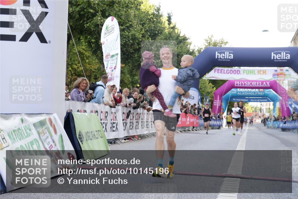 06.09.2026 - CURREX Alsterlauf Yannick Fuchs http://msf.ph/oto/10145196 06.09.2026 09:47:36 Ziel 2865, 2953, 3386, 4313, 5309, 5407, 5863 meine-sportfotos.de
