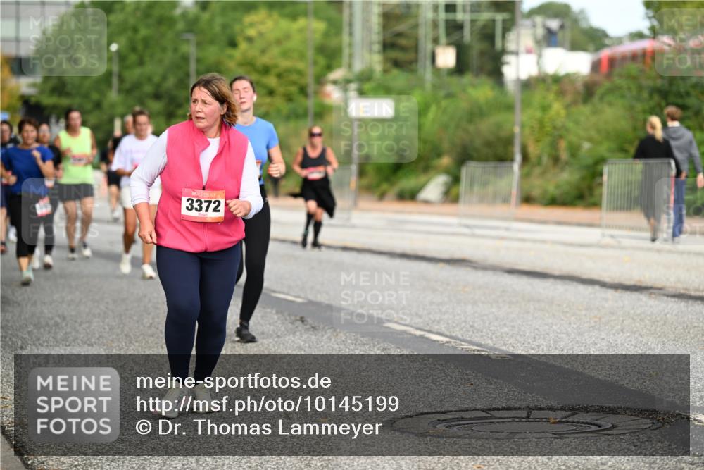 06.09.2026 - CURREX Alsterlauf Dr. Thomas Lammeyer http://msf.ph/oto/10145199 06.09.2026 10:17:59 Laufen 3372 meine-sportfotos.de