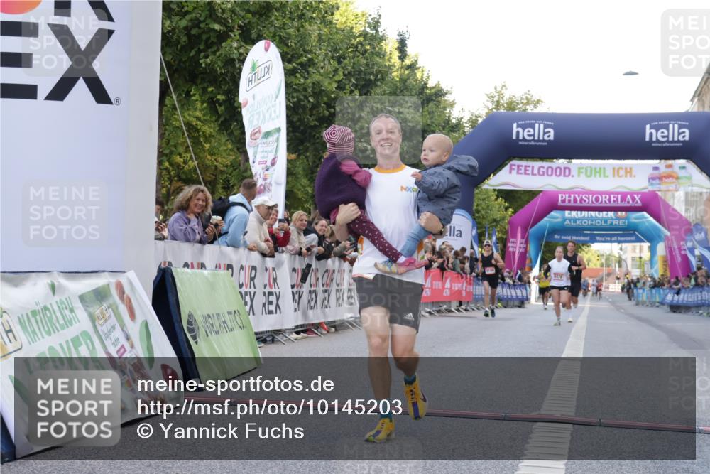 06.09.2026 - CURREX Alsterlauf Yannick Fuchs http://msf.ph/oto/10145203 06.09.2026 09:47:36 Ziel 2865, 2953, 3386, 4313, 5309, 5407, 5863 meine-sportfotos.de