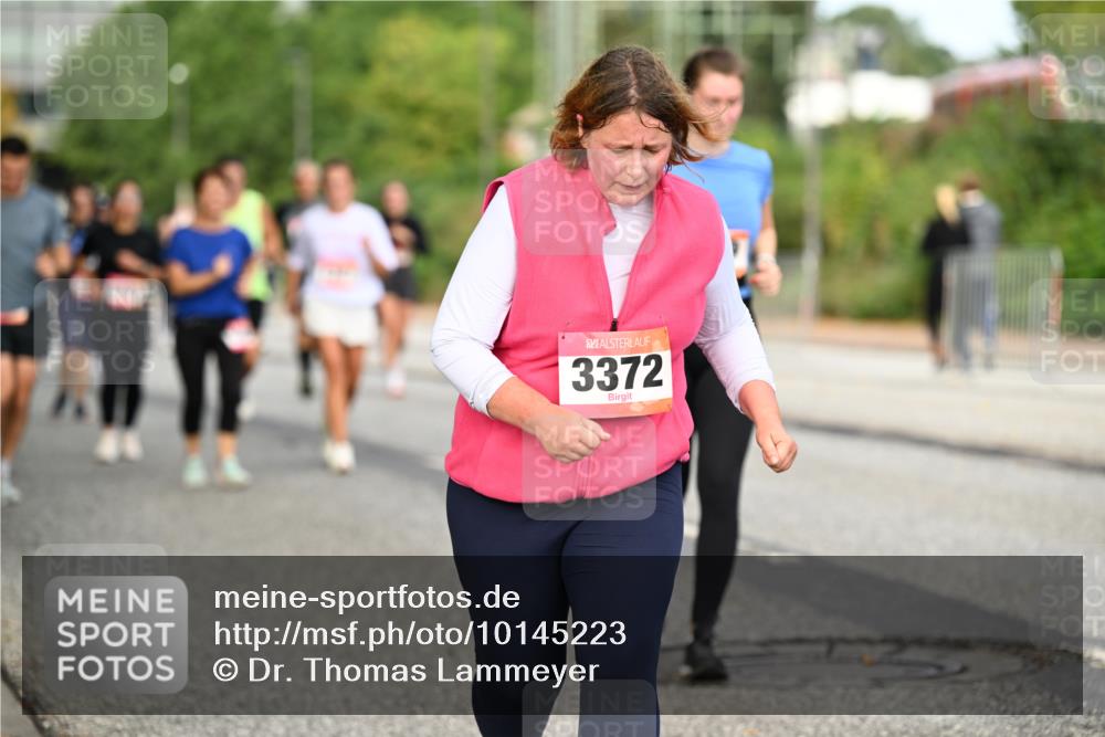 06.09.2026 - CURREX Alsterlauf Dr. Thomas Lammeyer http://msf.ph/oto/10145223 06.09.2026 10:18:01 Laufen 3372 meine-sportfotos.de
