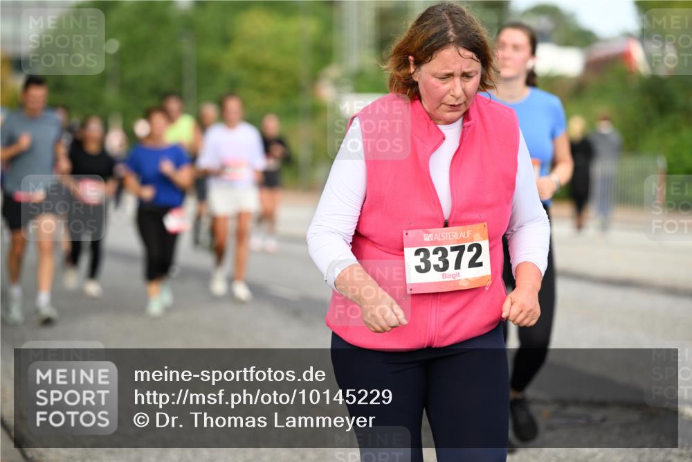 06.09.2026 - CURREX Alsterlauf Dr. Thomas Lammeyer http://msf.ph/oto/10145229 06.09.2026 10:18:02 Laufen 3372 meine-sportfotos.de