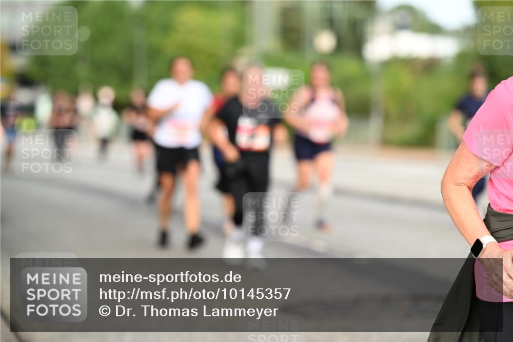 06.09.2026 - CURREX Alsterlauf Dr. Thomas Lammeyer http://msf.ph/oto/10145357 06.09.2026 10:18:15 Laufen  meine-sportfotos.de