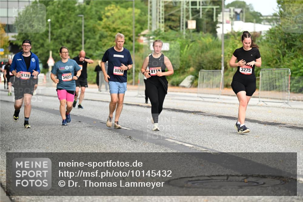 06.09.2026 - CURREX Alsterlauf Dr. Thomas Lammeyer http://msf.ph/oto/10145432 06.09.2026 10:18:23 Laufen 5128, 8074, 3427, 8119, 3275 meine-sportfotos.de