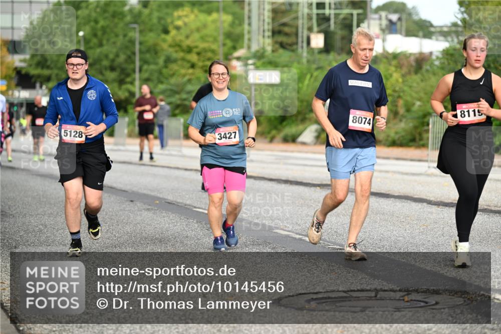 06.09.2026 - CURREX Alsterlauf Dr. Thomas Lammeyer http://msf.ph/oto/10145456 06.09.2026 10:18:26 Laufen 8074, 5128, 3427, 8115 meine-sportfotos.de