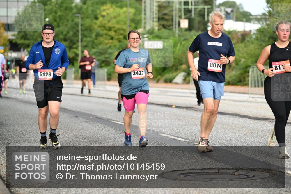 06.09.2026 - CURREX Alsterlauf Dr. Thomas Lammeyer http://msf.ph/oto/10145459 06.09.2026 10:18:26 Laufen 5128, 3427, 8074, 811 meine-sportfotos.de