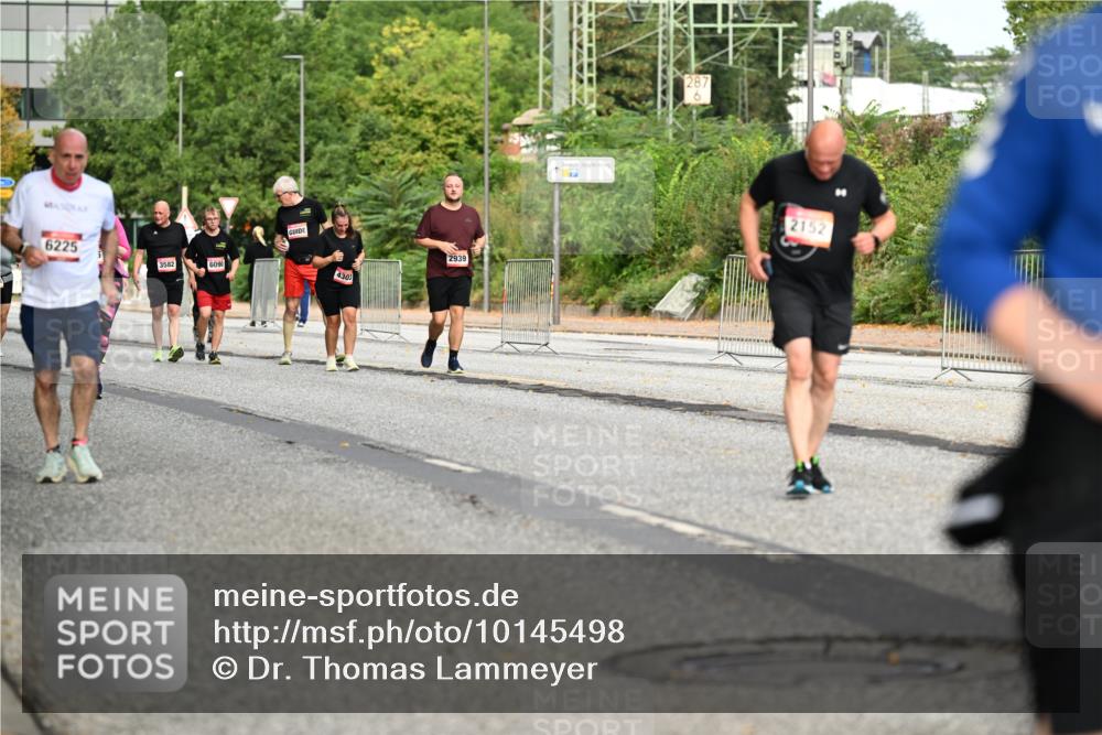 06.09.2026 - CURREX Alsterlauf Dr. Thomas Lammeyer http://msf.ph/oto/10145498 06.09.2026 10:18:30 Laufen 6225, 3582, 6090, 4303, 2939, 287, 6, 2152 meine-sportfotos.de