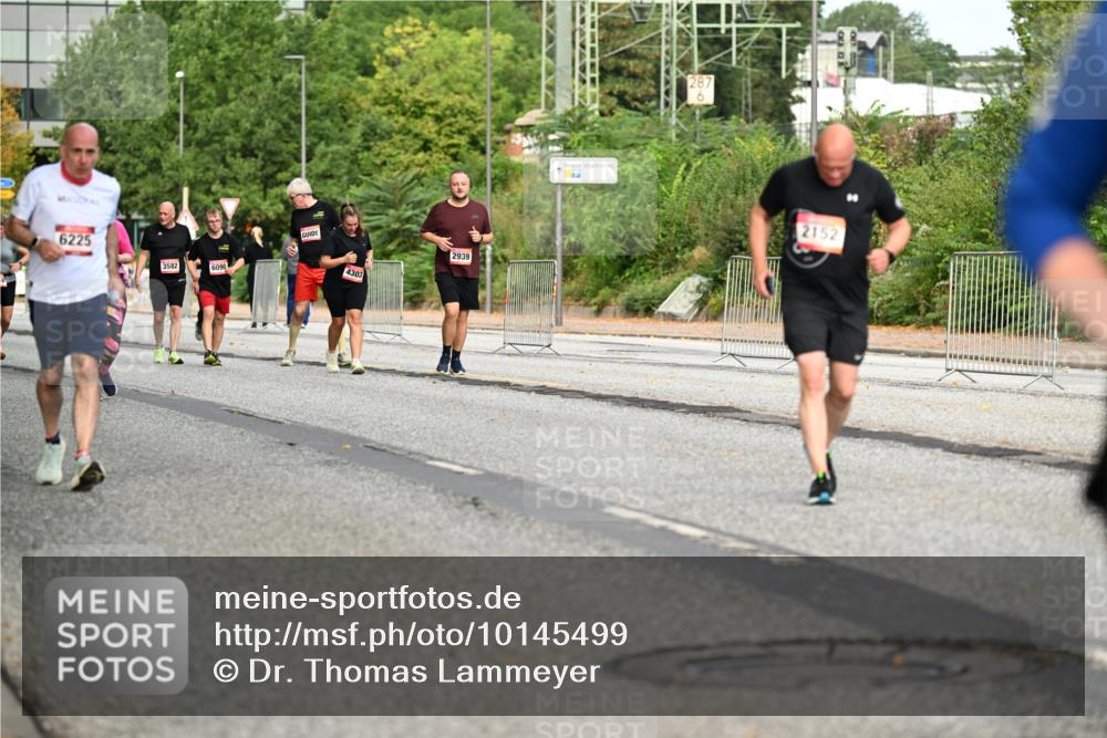 06.09.2026 - CURREX Alsterlauf Dr. Thomas Lammeyer http://msf.ph/oto/10145499 06.09.2026 10:18:30 Laufen 6225, 3582, 6090, 4303, 2939, 287, 6, 2152 meine-sportfotos.de