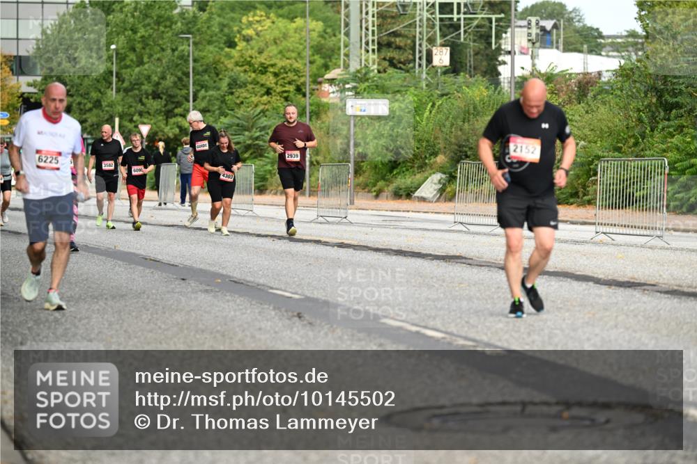 06.09.2026 - CURREX Alsterlauf Dr. Thomas Lammeyer http://msf.ph/oto/10145502 06.09.2026 10:18:30 Laufen 6225, 3582, 4303, 2939, 287, 6, 2152 meine-sportfotos.de