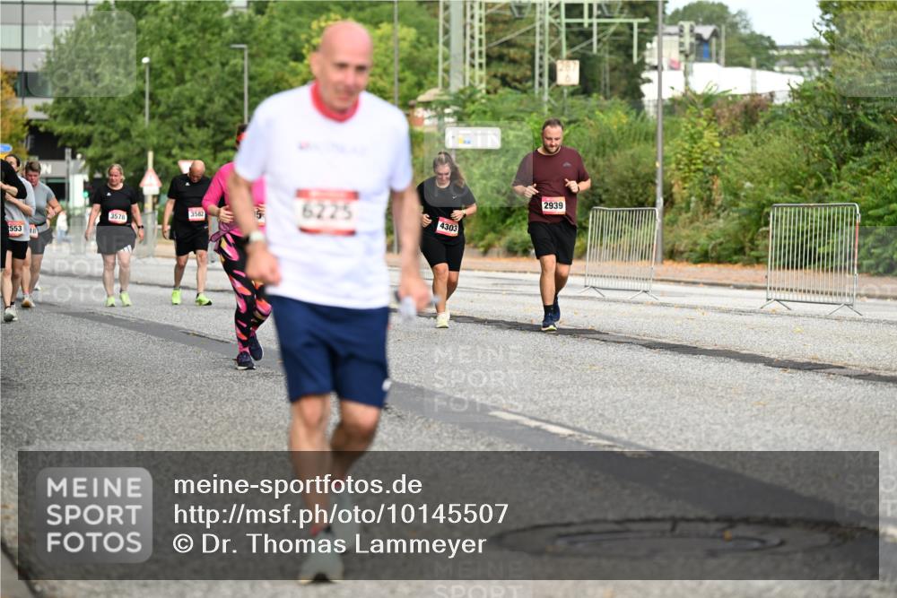 06.09.2026 - CURREX Alsterlauf Dr. Thomas Lammeyer http://msf.ph/oto/10145507 06.09.2026 10:18:35 Laufen 3582, 6225, 3578, 553, 4303, 2939 meine-sportfotos.de