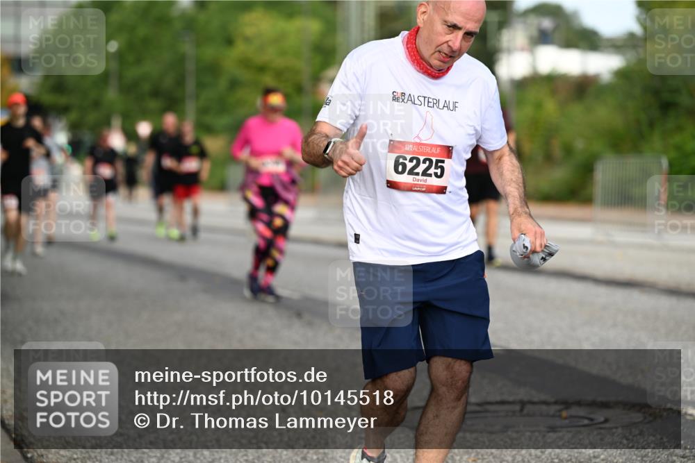 06.09.2026 - CURREX Alsterlauf Dr. Thomas Lammeyer http://msf.ph/oto/10145518 06.09.2026 10:18:36 Laufen 6225 meine-sportfotos.de
