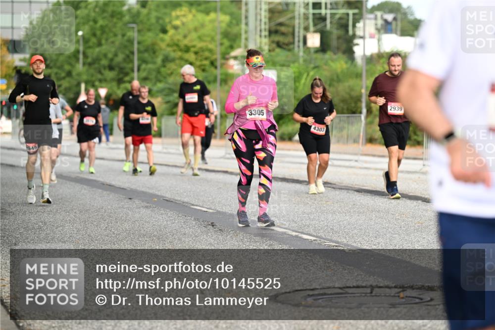 06.09.2026 - CURREX Alsterlauf Dr. Thomas Lammeyer http://msf.ph/oto/10145525 06.09.2026 10:18:37 Laufen 945, 3305, 4303, 2939 meine-sportfotos.de