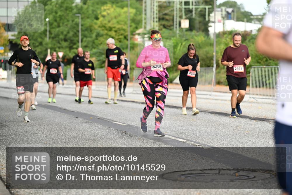 06.09.2026 - CURREX Alsterlauf Dr. Thomas Lammeyer http://msf.ph/oto/10145529 06.09.2026 10:18:37 Laufen 2945, 3305, 2939, 4303 meine-sportfotos.de