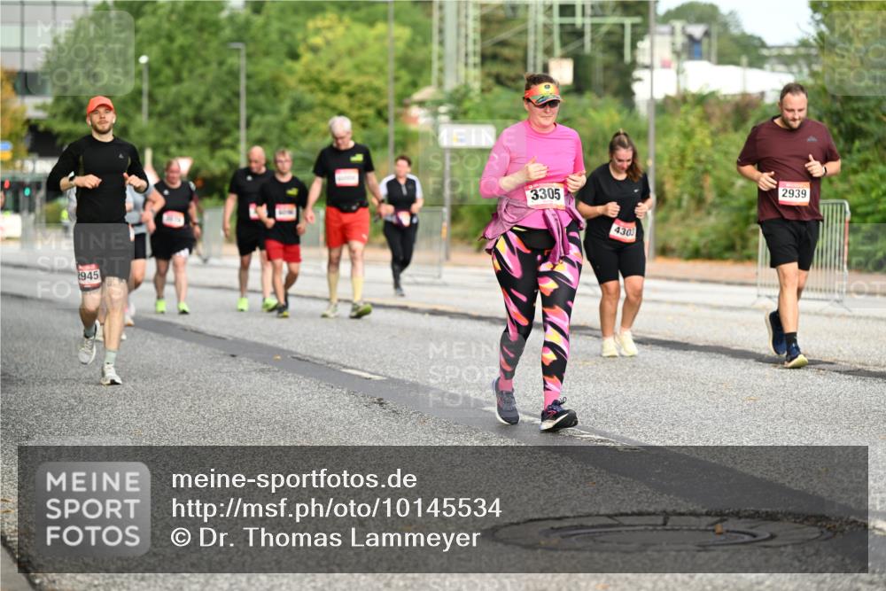 06.09.2026 - CURREX Alsterlauf Dr. Thomas Lammeyer http://msf.ph/oto/10145534 06.09.2026 10:18:38 Laufen 945, 3305, 430, 2939 meine-sportfotos.de