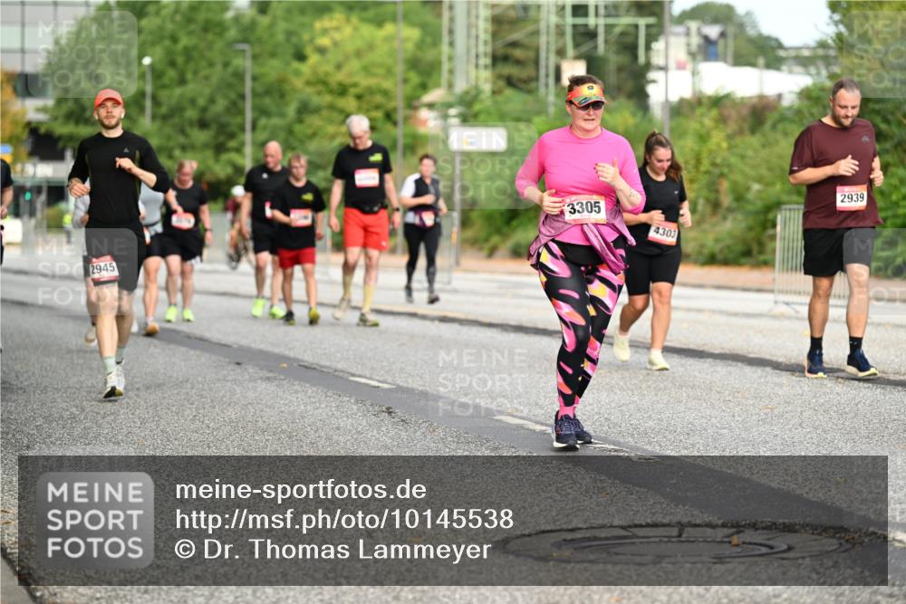 06.09.2026 - CURREX Alsterlauf Dr. Thomas Lammeyer http://msf.ph/oto/10145538 06.09.2026 10:18:38 Laufen 2945, 3305, 4303, 2939 meine-sportfotos.de