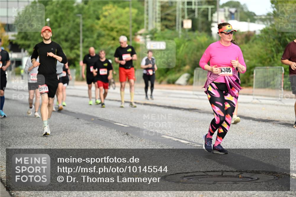 06.09.2026 - CURREX Alsterlauf Dr. Thomas Lammeyer http://msf.ph/oto/10145544 06.09.2026 10:18:39 Laufen 2945, 3305 meine-sportfotos.de