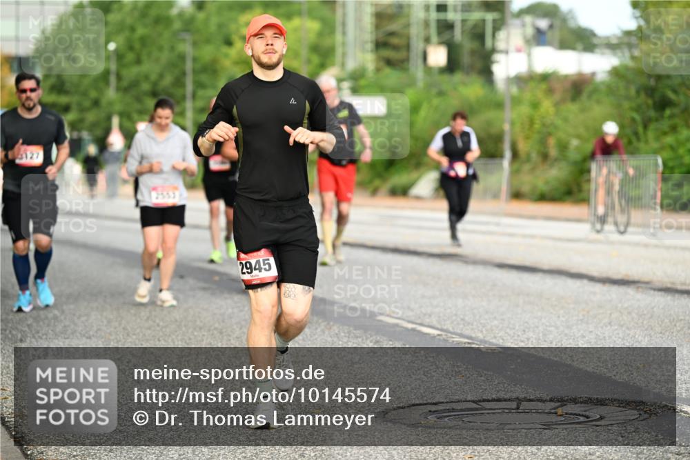 06.09.2026 - CURREX Alsterlauf Dr. Thomas Lammeyer http://msf.ph/oto/10145574 06.09.2026 10:18:42 Laufen 2945 meine-sportfotos.de