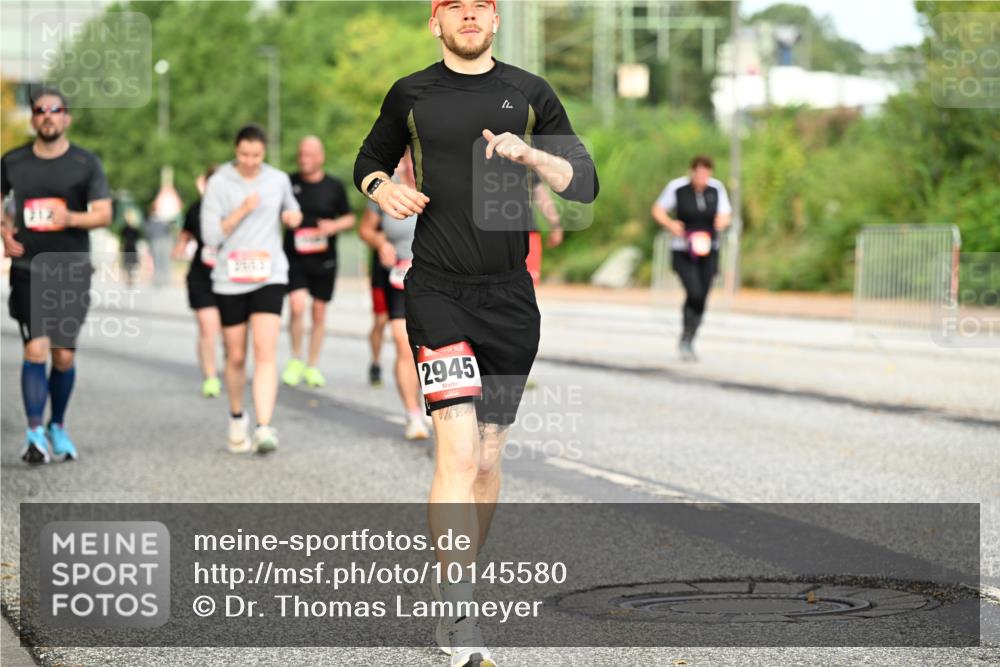 06.09.2026 - CURREX Alsterlauf Dr. Thomas Lammeyer http://msf.ph/oto/10145580 06.09.2026 10:18:42 Laufen 2945 meine-sportfotos.de