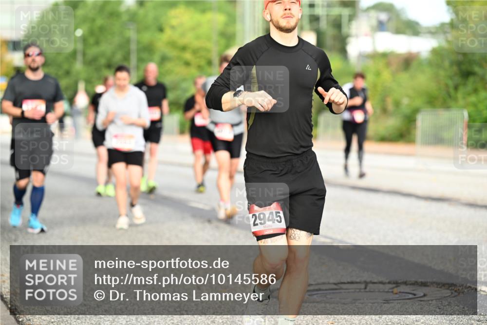 06.09.2026 - CURREX Alsterlauf Dr. Thomas Lammeyer http://msf.ph/oto/10145586 06.09.2026 10:18:43 Laufen 2945 meine-sportfotos.de