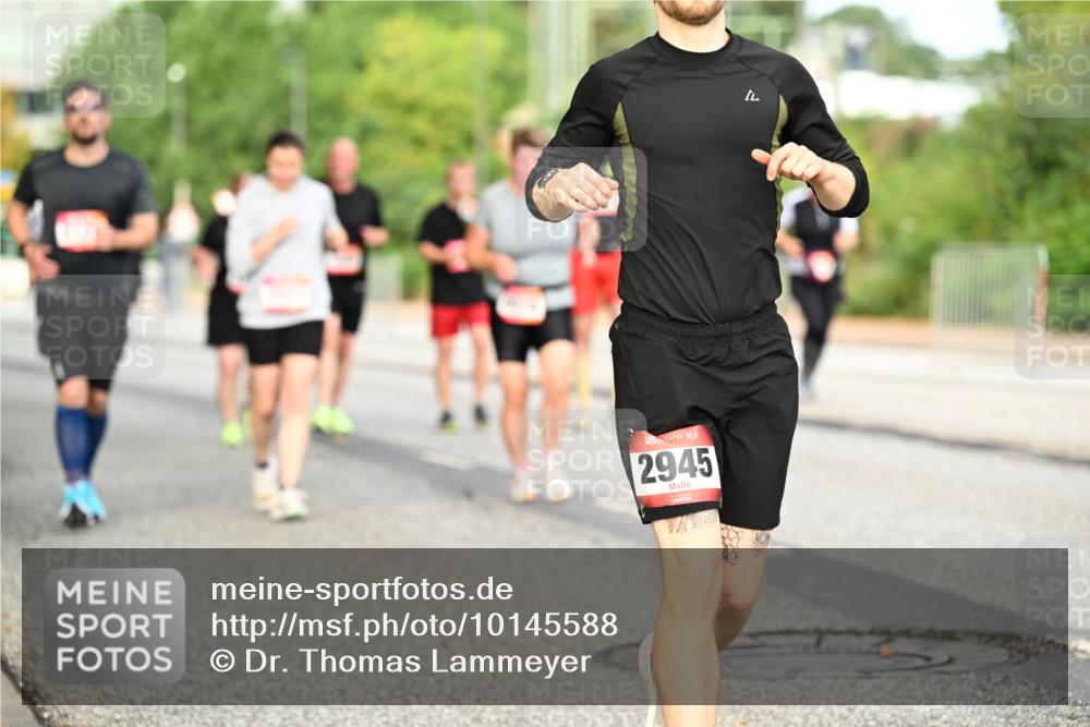 06.09.2026 - CURREX Alsterlauf Dr. Thomas Lammeyer http://msf.ph/oto/10145588 06.09.2026 10:18:43 Laufen 2945 meine-sportfotos.de