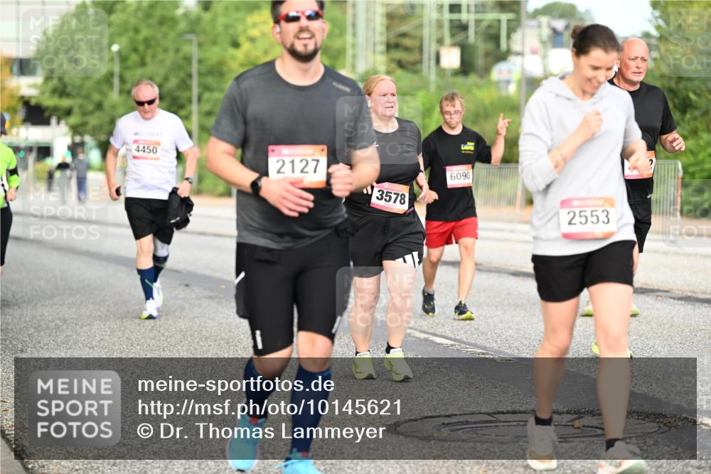 06.09.2026 - CURREX Alsterlauf Dr. Thomas Lammeyer http://msf.ph/oto/10145621 06.09.2026 10:18:47 Laufen 4450, 2127, 6090, 3578, 2553 meine-sportfotos.de