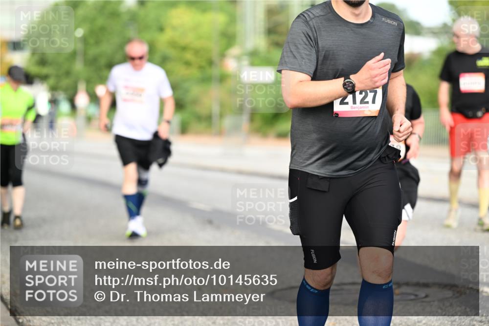 06.09.2026 - CURREX Alsterlauf Dr. Thomas Lammeyer http://msf.ph/oto/10145635 06.09.2026 10:18:49 Laufen 2127 meine-sportfotos.de