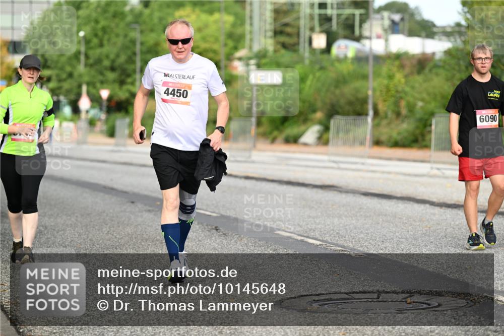06.09.2026 - CURREX Alsterlauf Dr. Thomas Lammeyer http://msf.ph/oto/10145648 06.09.2026 10:18:50 Laufen 4450, 6090 meine-sportfotos.de