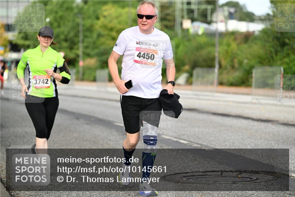 06.09.2026 - CURREX Alsterlauf Dr. Thomas Lammeyer http://msf.ph/oto/10145661 06.09.2026 10:18:51 Laufen 3742, 4450 meine-sportfotos.de