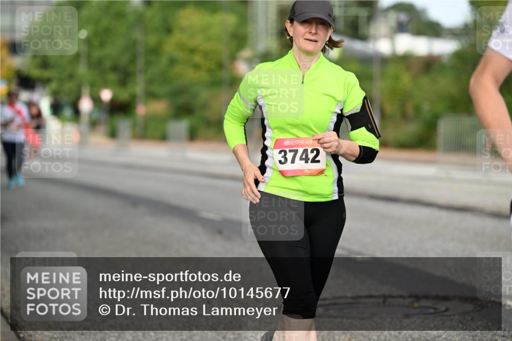 06.09.2026 - CURREX Alsterlauf Dr. Thomas Lammeyer http://msf.ph/oto/10145677 06.09.2026 10:18:54 Laufen 3742 meine-sportfotos.de