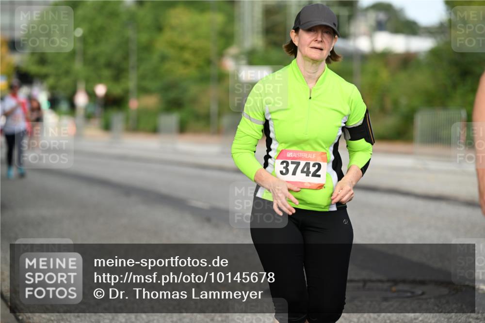 06.09.2026 - CURREX Alsterlauf Dr. Thomas Lammeyer http://msf.ph/oto/10145678 06.09.2026 10:18:54 Laufen 3742 meine-sportfotos.de