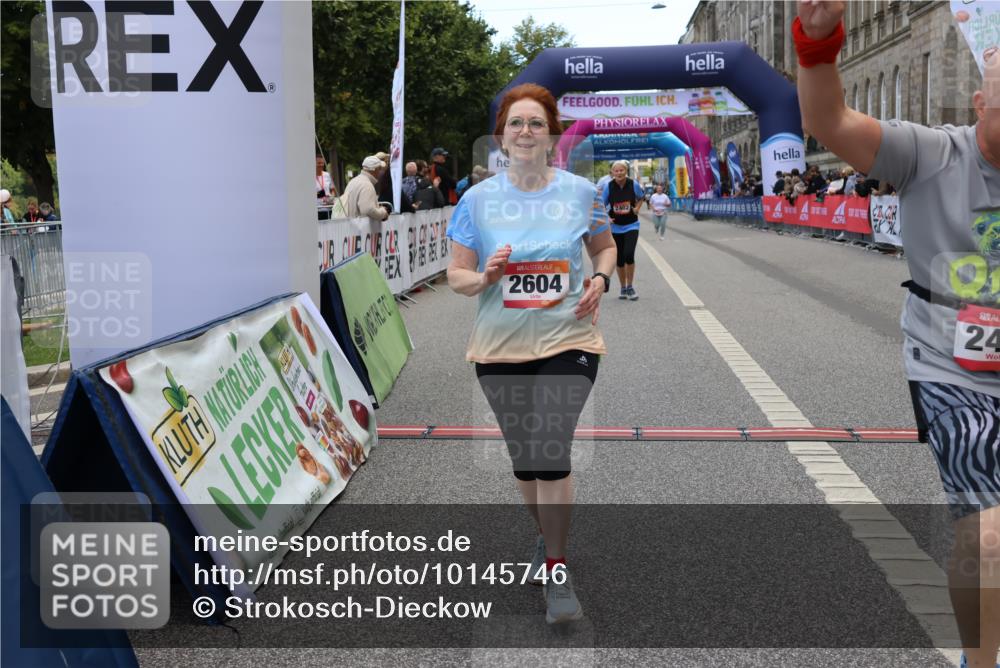 06.09.2026 - CURREX Alsterlauf Strokosch-Dieckow http://msf.ph/oto/10145746 06.09.2026 10:21:26 Ziel 2330, 2402, 2403, 2404, 2579, 2604, 2712, 6037, 6038 meine-sportfotos.de