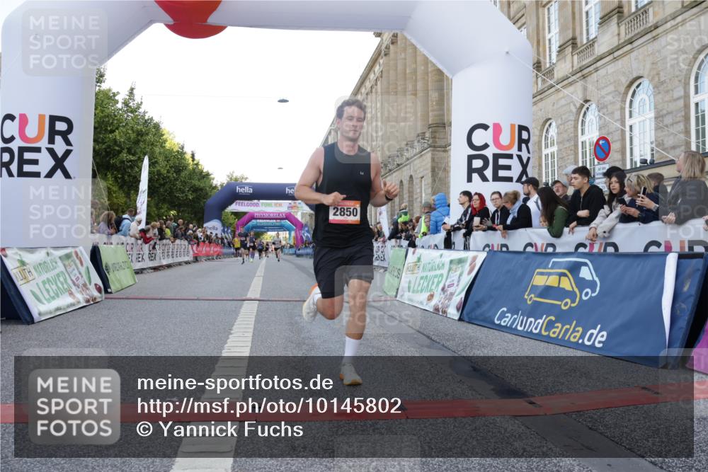 06.09.2026 - CURREX Alsterlauf Yannick Fuchs http://msf.ph/oto/10145802 06.09.2026 09:47:44 Ziel 2850, 5863, 6378, 8189 meine-sportfotos.de