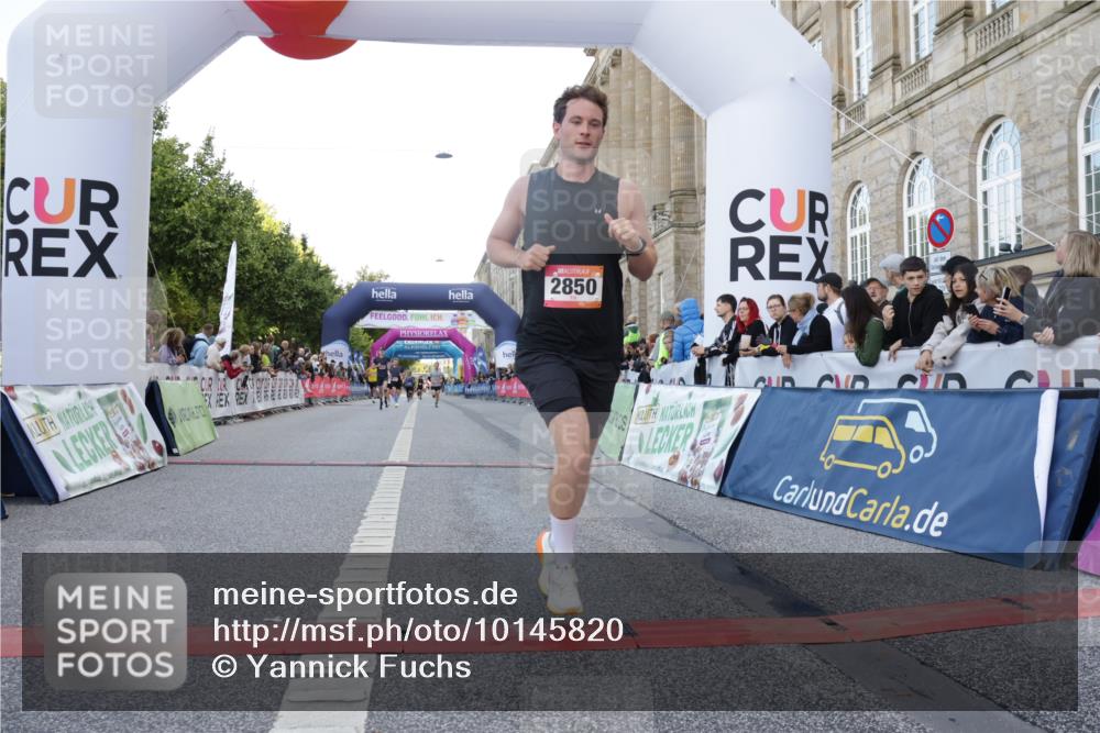 06.09.2026 - CURREX Alsterlauf Yannick Fuchs http://msf.ph/oto/10145820 06.09.2026 09:47:44 Ziel 2850, 5863, 6378, 8189 meine-sportfotos.de
