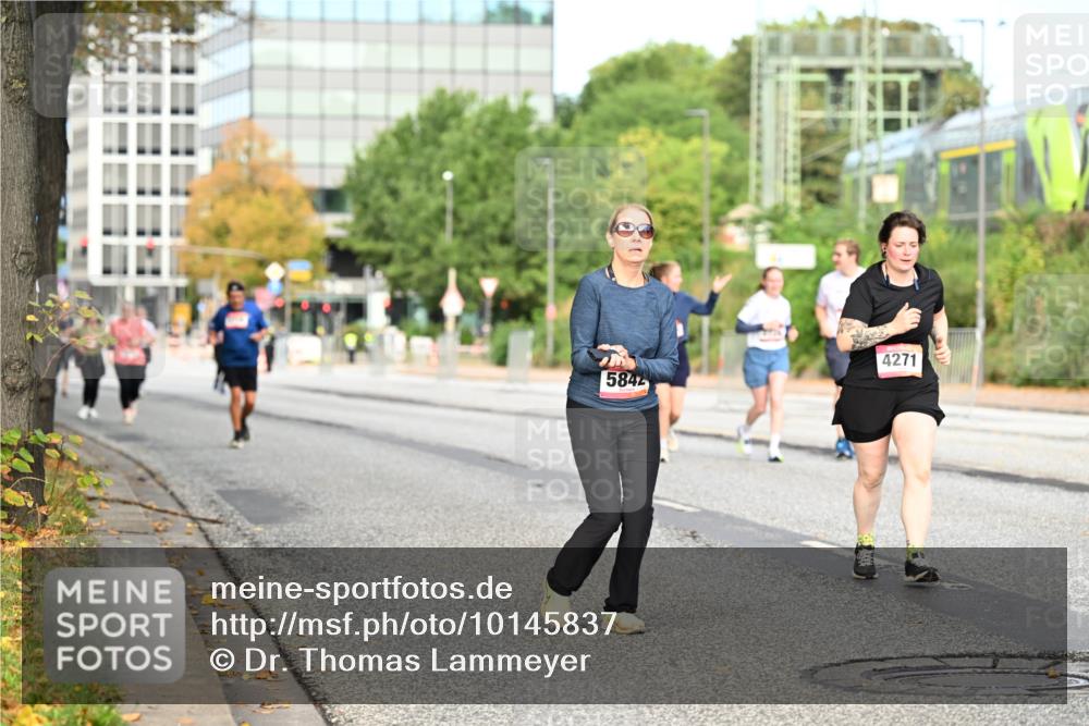 06.09.2026 - CURREX Alsterlauf Dr. Thomas Lammeyer http://msf.ph/oto/10145837 06.09.2026 10:19:39 Laufen 4271, 5842 meine-sportfotos.de