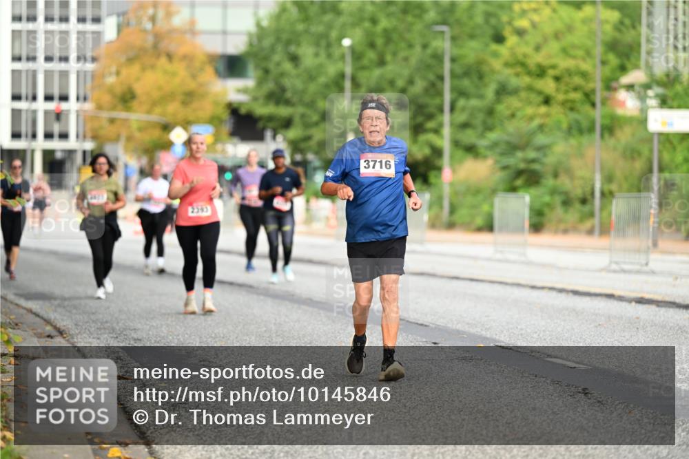 06.09.2026 - CURREX Alsterlauf Dr. Thomas Lammeyer http://msf.ph/oto/10145846 06.09.2026 10:19:45 Laufen 3716 meine-sportfotos.de