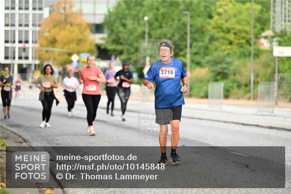06.09.2026 - CURREX Alsterlauf Dr. Thomas Lammeyer http://msf.ph/oto/10145848 06.09.2026 10:19:46 Laufen 3716 meine-sportfotos.de