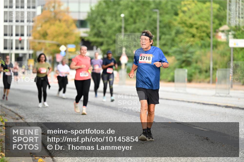 06.09.2026 - CURREX Alsterlauf Dr. Thomas Lammeyer http://msf.ph/oto/10145854 06.09.2026 10:19:46 Laufen 3716 meine-sportfotos.de