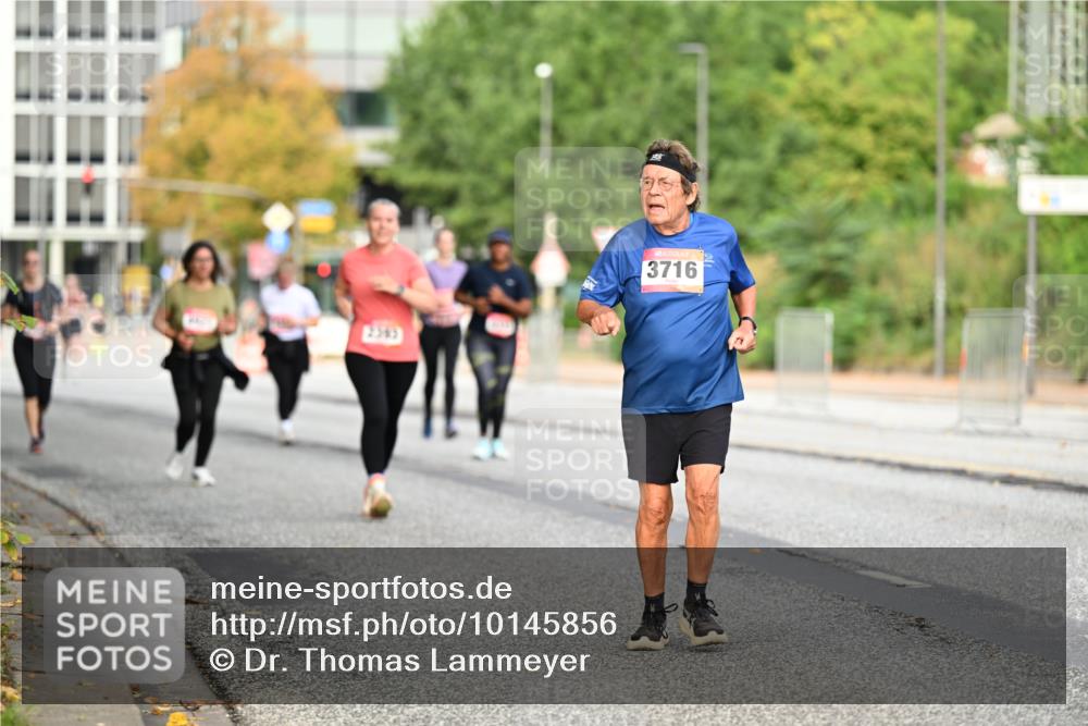 06.09.2026 - CURREX Alsterlauf Dr. Thomas Lammeyer http://msf.ph/oto/10145856 06.09.2026 10:19:46 Laufen 3716 meine-sportfotos.de