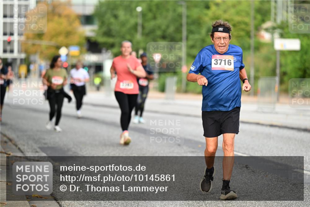 06.09.2026 - CURREX Alsterlauf Dr. Thomas Lammeyer http://msf.ph/oto/10145861 06.09.2026 10:19:48 Laufen 3716 meine-sportfotos.de