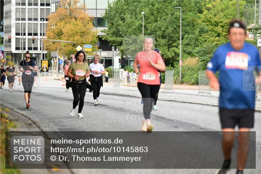 06.09.2026 - CURREX Alsterlauf Dr. Thomas Lammeyer http://msf.ph/oto/10145863 06.09.2026 10:19:49 Laufen 4927, 2984, 438, 2343, 33 meine-sportfotos.de