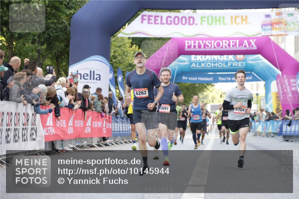 06.09.2026 - CURREX Alsterlauf Yannick Fuchs http://msf.ph/oto/10145944 06.09.2026 09:47:46 Ziel 2850, 5704, 6262, 6378, 8189 meine-sportfotos.de