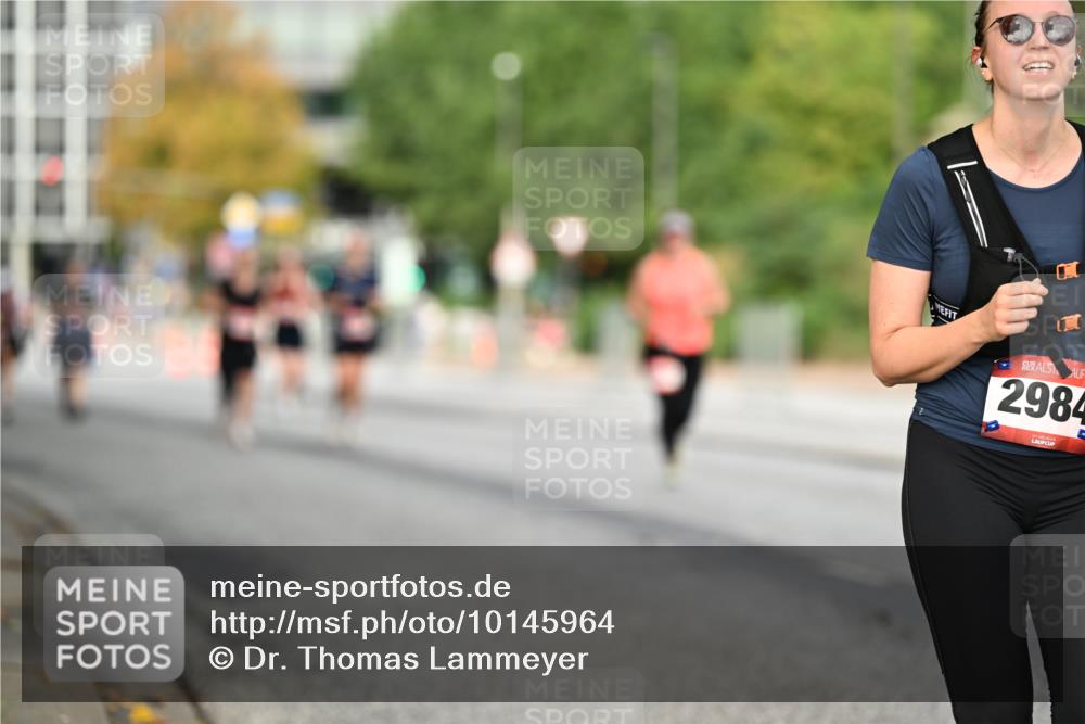 06.09.2026 - CURREX Alsterlauf Dr. Thomas Lammeyer http://msf.ph/oto/10145964 06.09.2026 10:20:02 Laufen 2984 meine-sportfotos.de