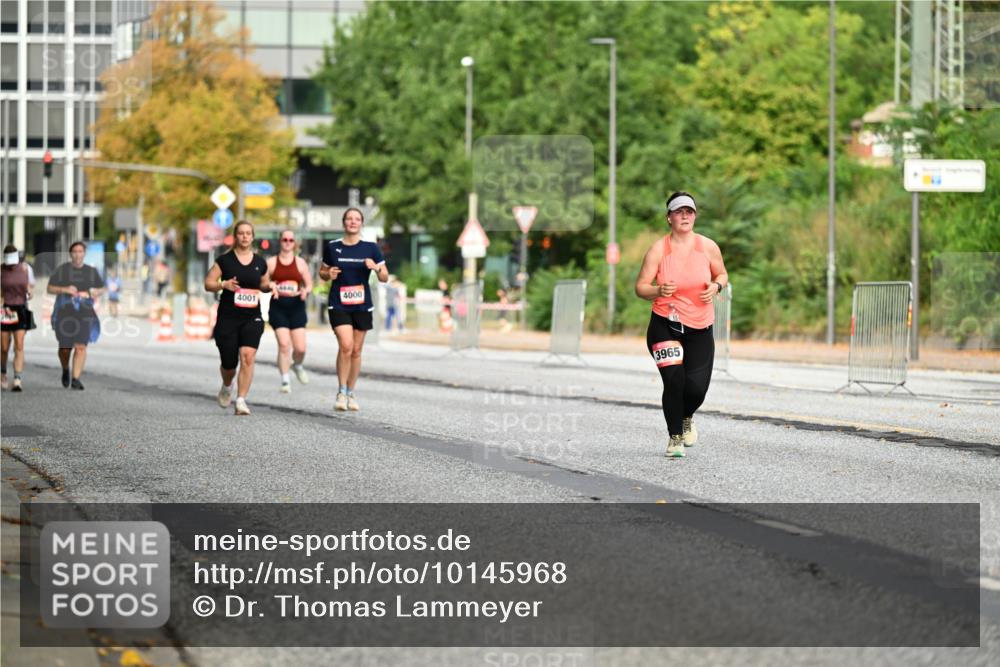 06.09.2026 - CURREX Alsterlauf Dr. Thomas Lammeyer http://msf.ph/oto/10145968 06.09.2026 10:20:03 Laufen 4001, 4000, 3965 meine-sportfotos.de