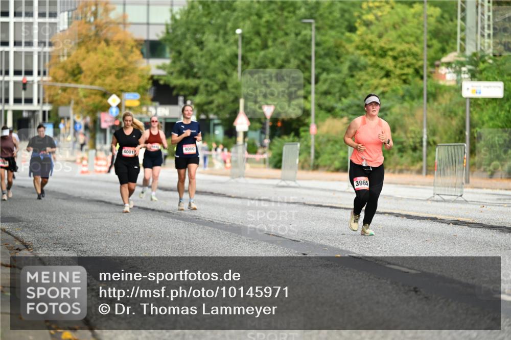 06.09.2026 - CURREX Alsterlauf Dr. Thomas Lammeyer http://msf.ph/oto/10145971 06.09.2026 10:20:03 Laufen 4001, 4000, 3965 meine-sportfotos.de