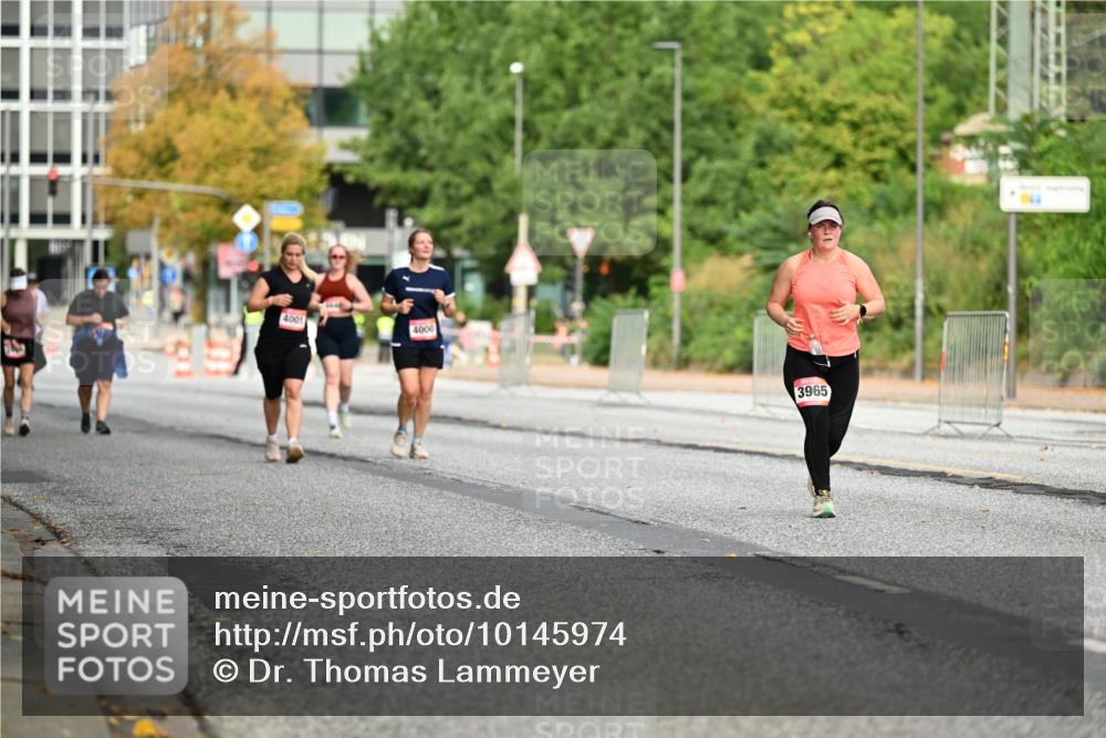06.09.2026 - CURREX Alsterlauf Dr. Thomas Lammeyer http://msf.ph/oto/10145974 06.09.2026 10:20:03 Laufen 4001, 4000, 3965 meine-sportfotos.de