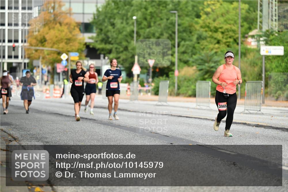 06.09.2026 - CURREX Alsterlauf Dr. Thomas Lammeyer http://msf.ph/oto/10145979 06.09.2026 10:20:04 Laufen 4001, 4000, 3965 meine-sportfotos.de