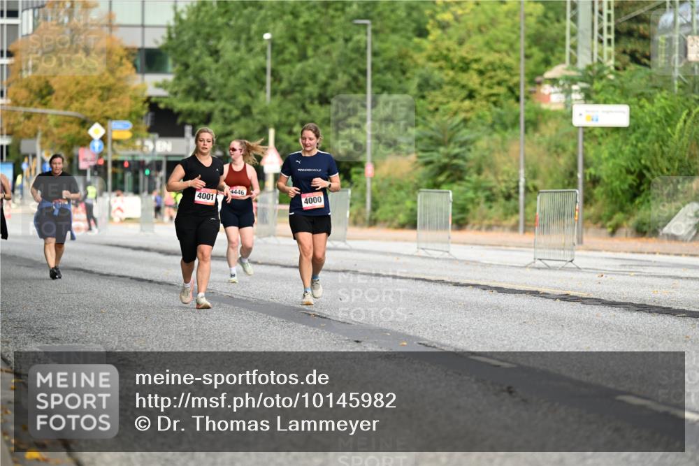06.09.2026 - CURREX Alsterlauf Dr. Thomas Lammeyer http://msf.ph/oto/10145982 06.09.2026 10:20:07 Laufen 4001, 4446, 4000 meine-sportfotos.de